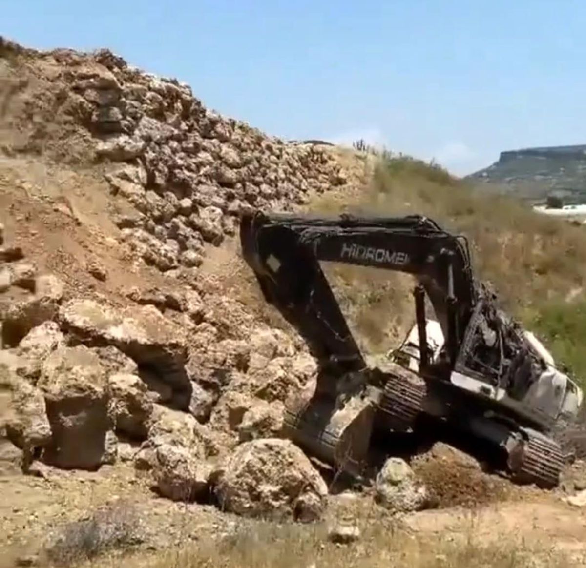 İstinat duvarı yapımında toprak kaydı: 2 yaralı