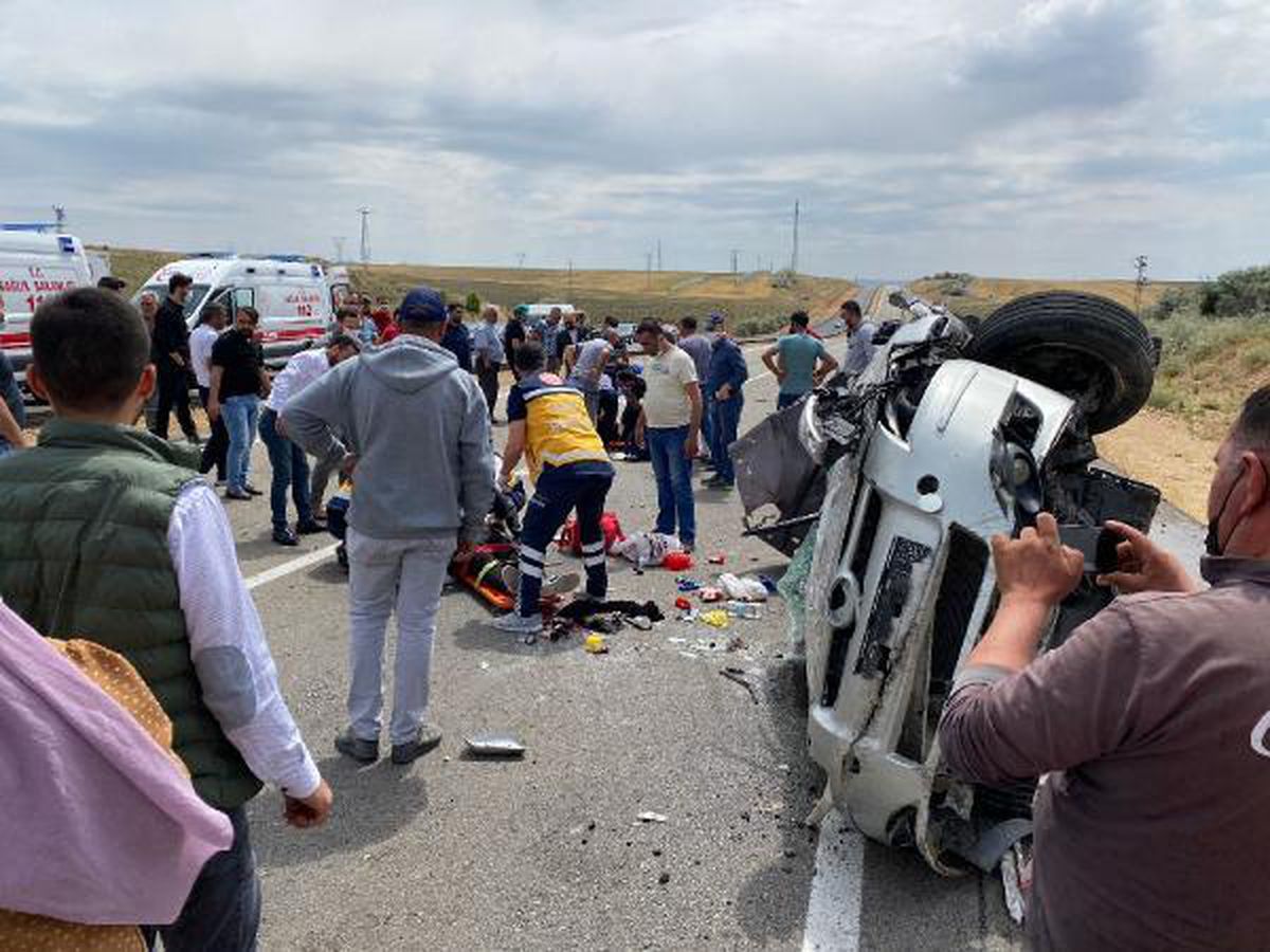Kırşehir\'de otomobil takla attı: 5 yaralı