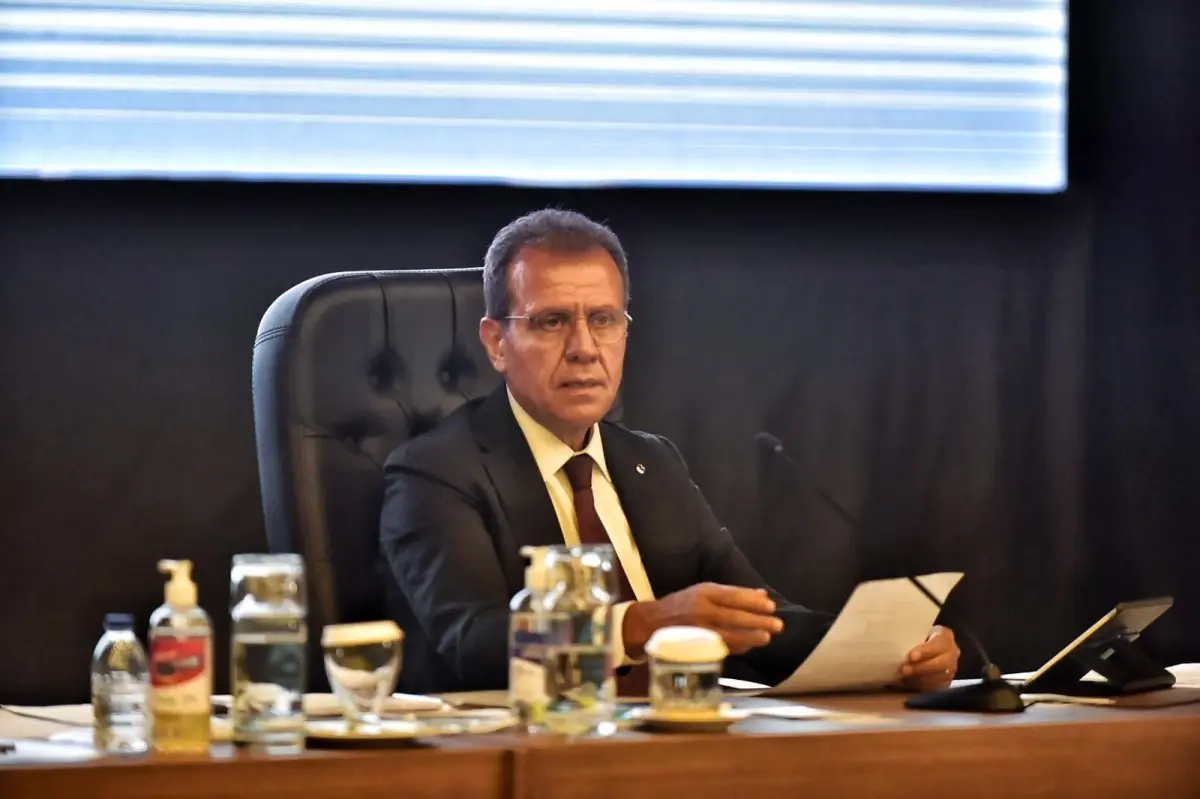 Mersin\'de bisiklet istasyonuna zarar vermeye çalışan 2 kişi yakalandı