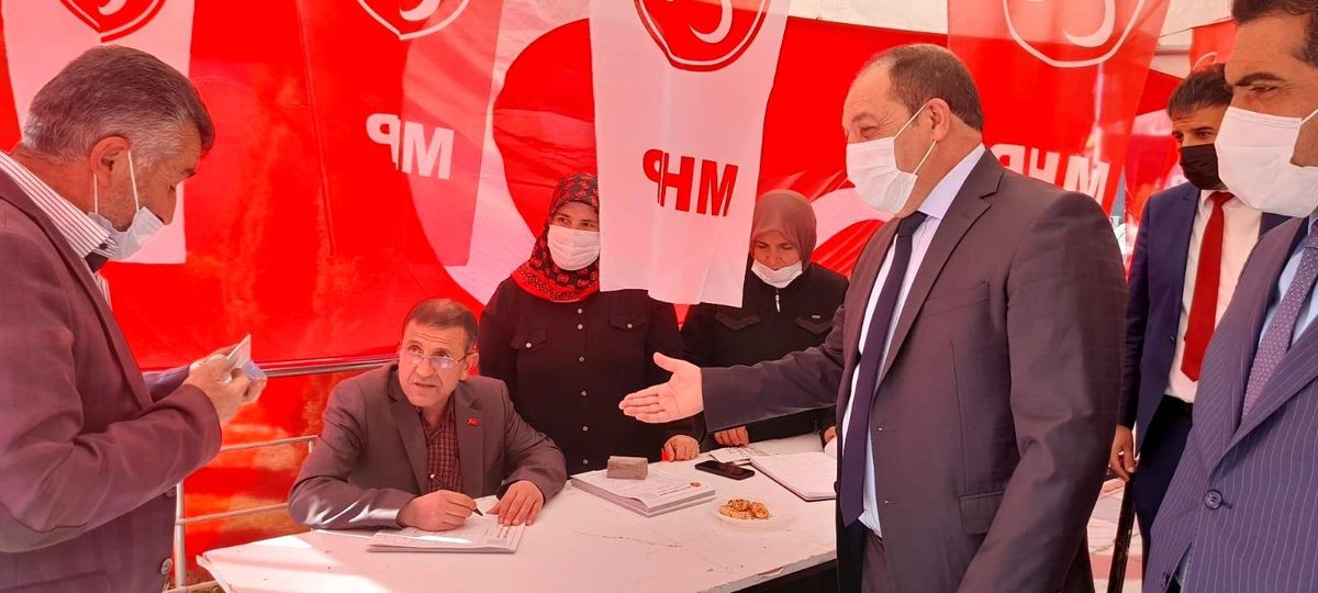 MHP standına yoğun ilgi