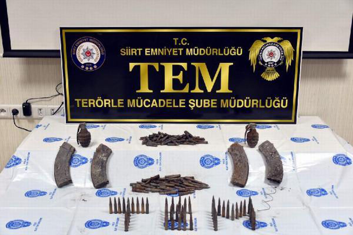 PKK\'lı teröristlerin eylemde kullanmak üzere sakladıkları 2 el bombası ele geçirildi