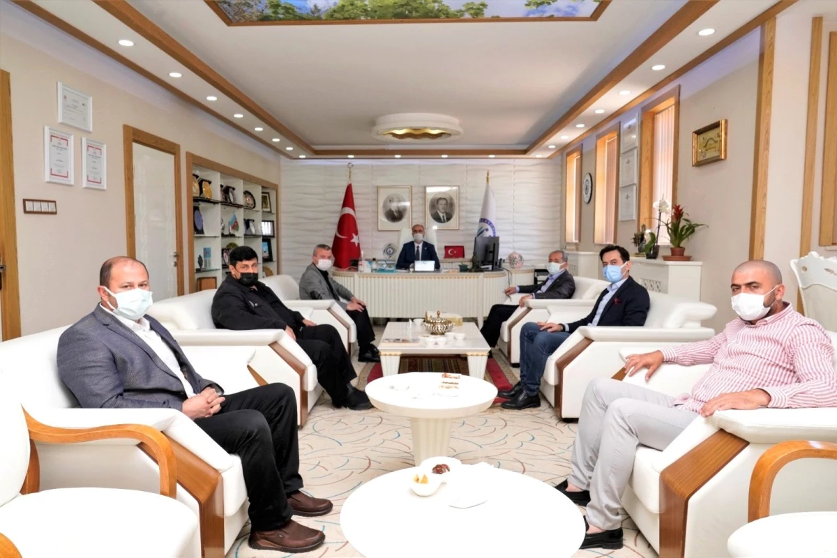 Rektör Türkmen\'e hayırlı olsun ziyaretleri devam ediyor