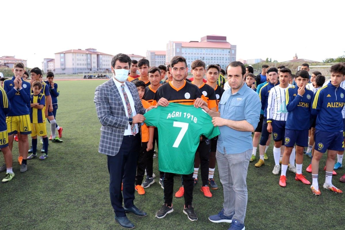 Ağrı GSİM\'den Amatör Kulüplere malzeme desteği
