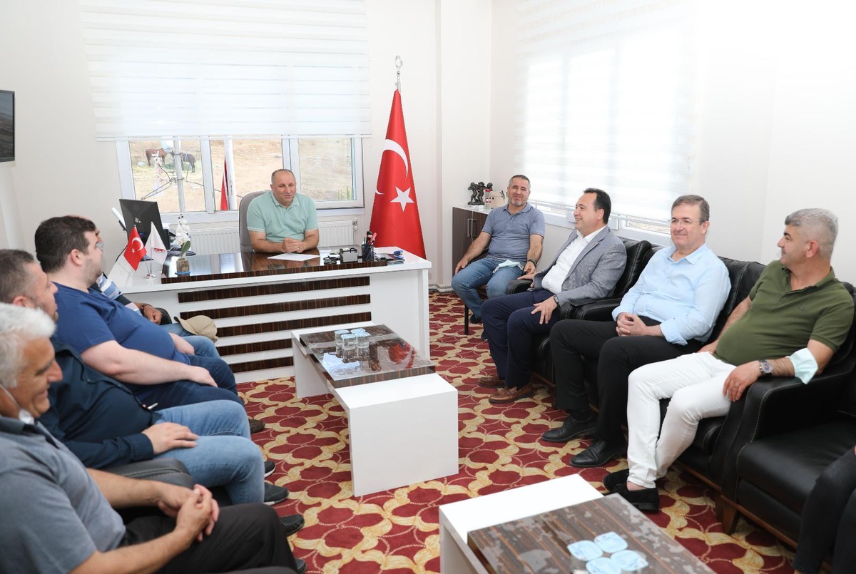 Akhisar Belediyesi\'nden Alevi Kültür Derneği\'ne konferans salonu