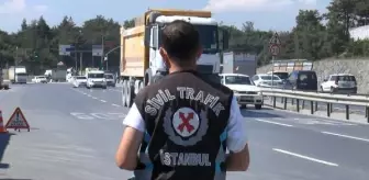 ARNAVUTKÖY'DE HAFRİYAT KAMYONLARI DENETLENDİ