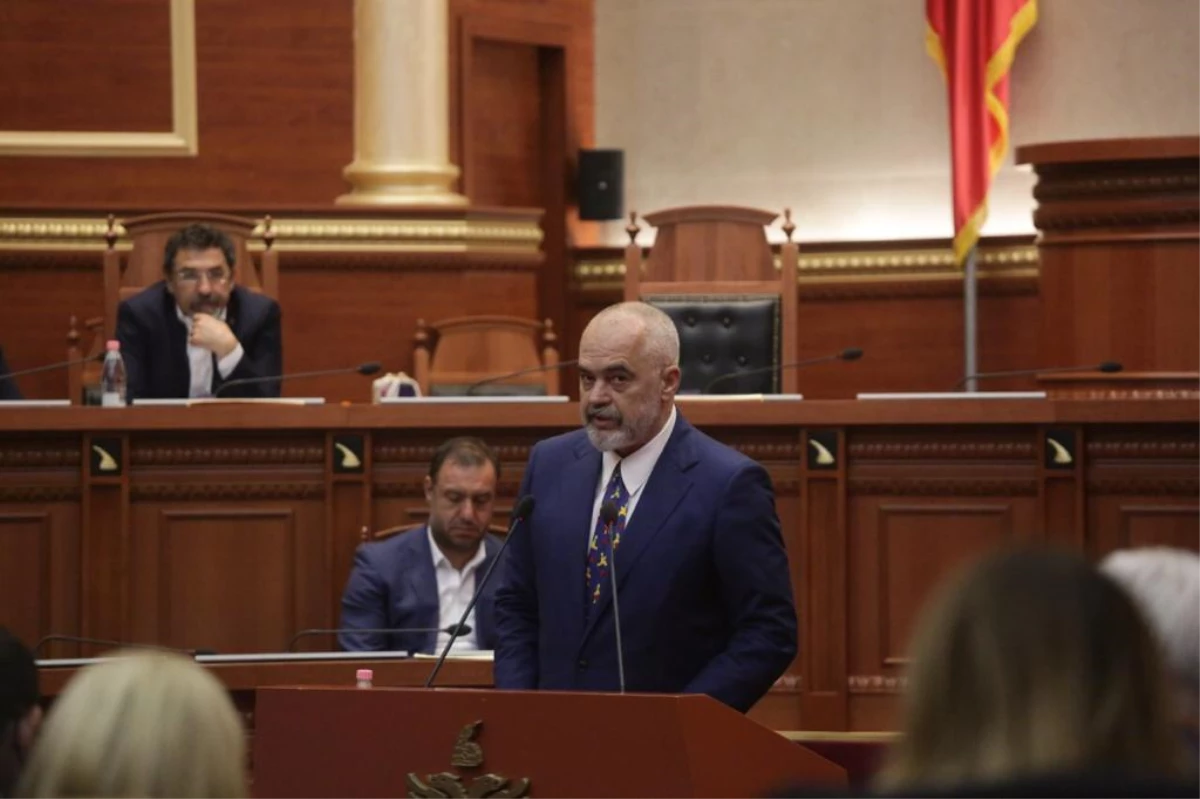 Arnavutluk Meclisi, Cumhurbaşkanı Meta\'nın görevden alınmasına yönelik talebi onayladı