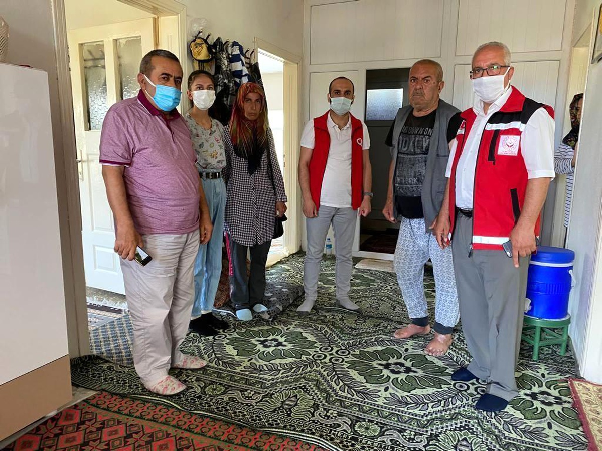Başarılı öğrenciye Kahta Sosyal Hizmet Merkezi sahip çıktı