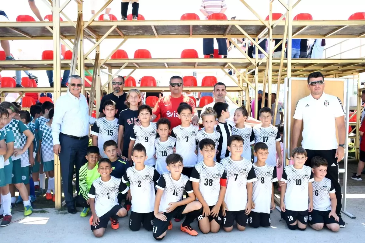 Başkan Topaloğlu, Daima Kemer Cup Futbol Turnuvası ödül törenine katıldı