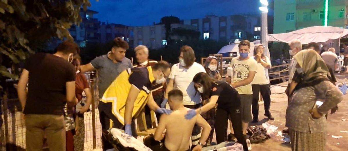 Bıçaklı kavgada eski damat yaralandı