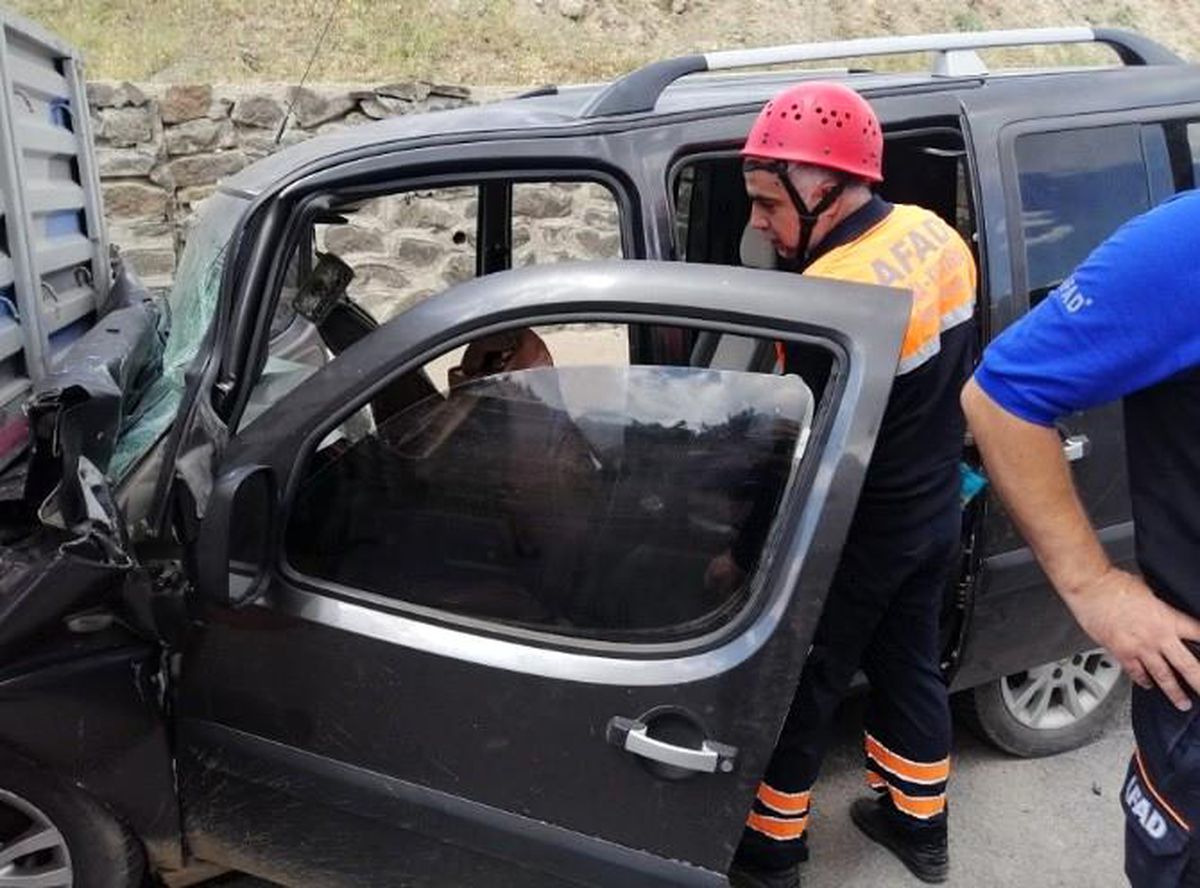 Bingöl\'de trafik kazası: 4 yaralı
