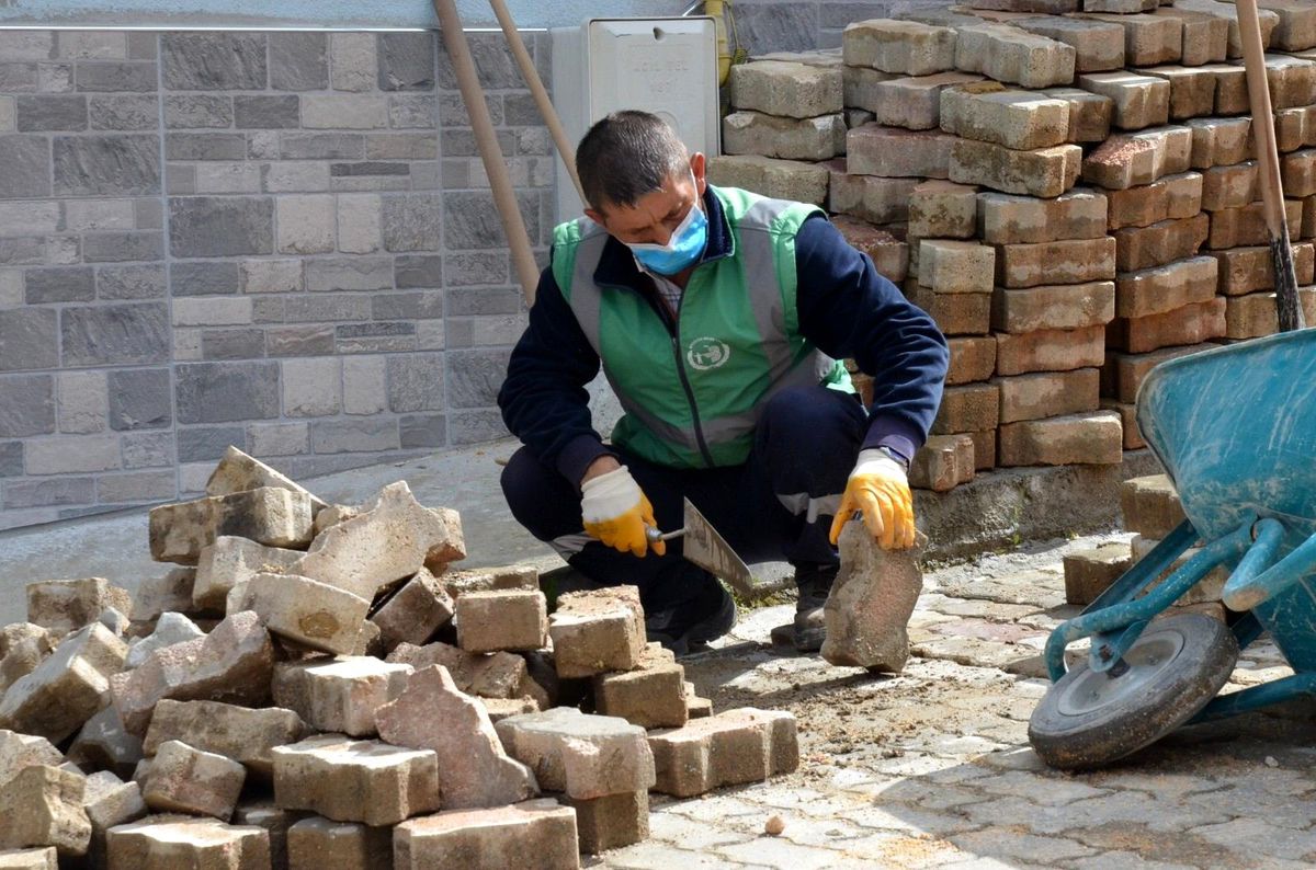 Bozüyük\'te altyapı, bordür ve kaldırım taşı tadilatları