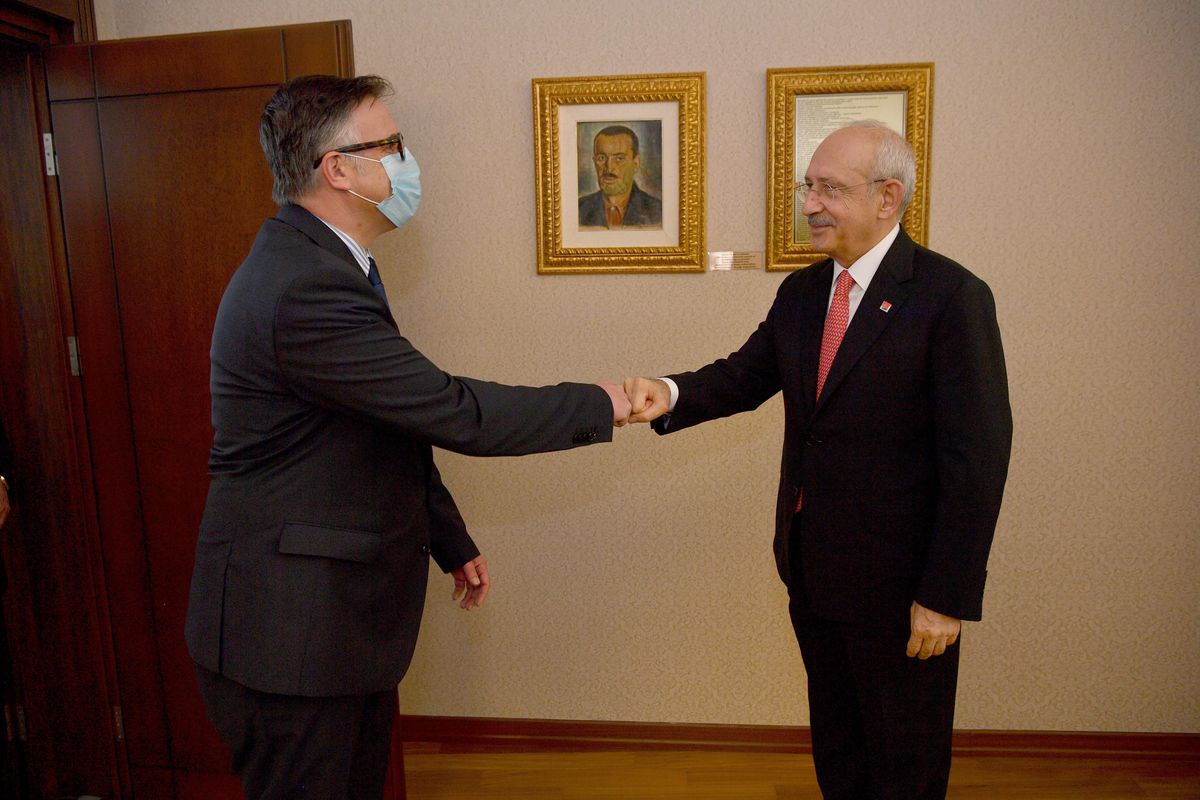 CHP Genel Başkanı Kemal Kılıçdaroğlu, Romanya Büyükelçisi Ştefan Alexandru Tinca\'yı kabul etti