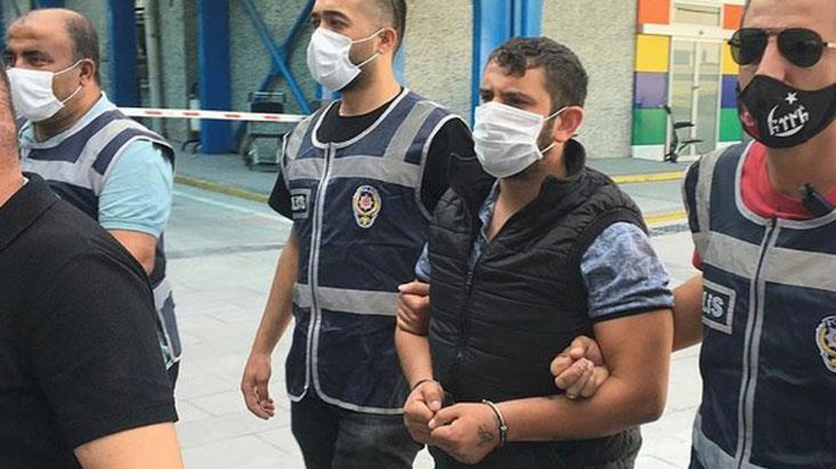Şiddet gösterdiği karısı evi terk edince deliye döndü, kayınvalidesinin evini taradı