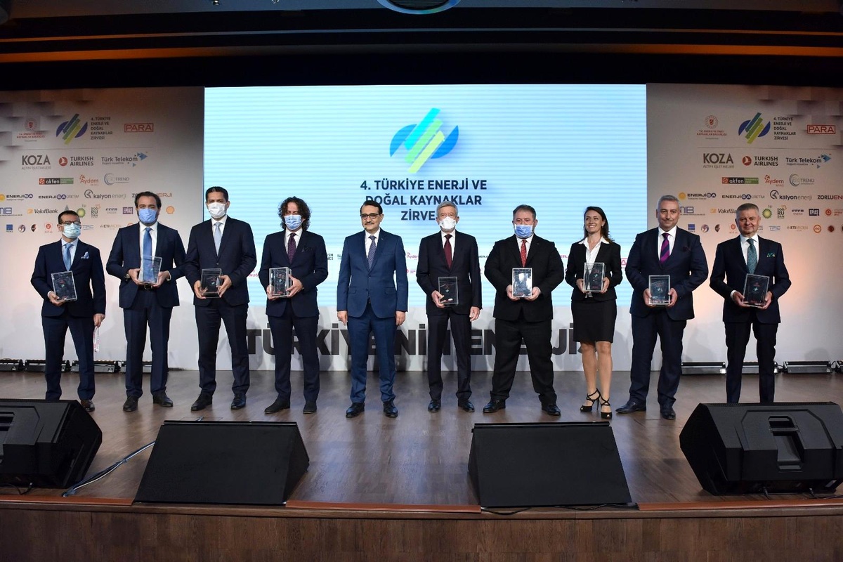 Enerji ve Doğal Kaynaklar Zirvesi\'nde enerji şirketine ödül