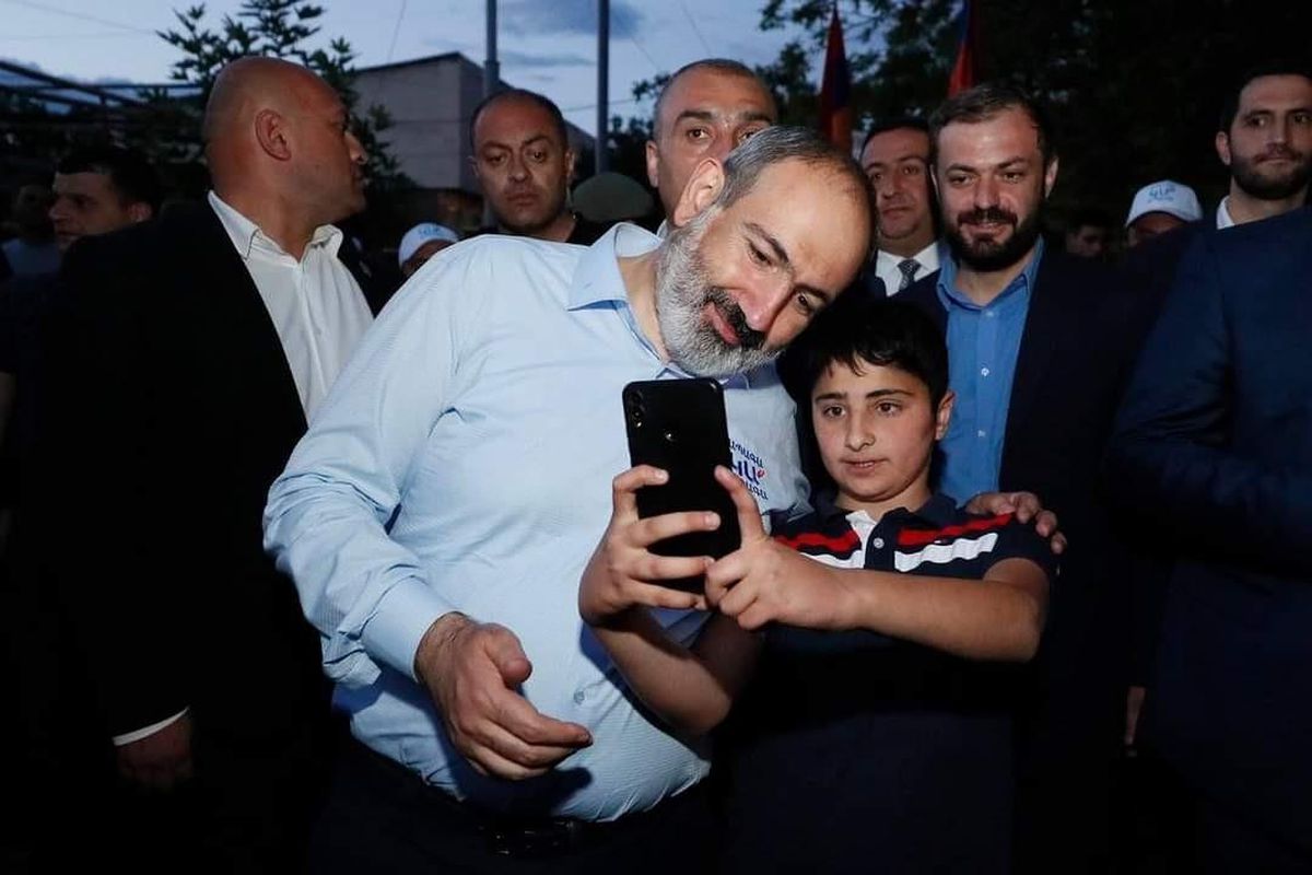 Son dakika... Ermenistan Başbakanı Paşinyan, Azerbaycan\'dan oğluna karşı tüm Ermeni esirleri geri istedi