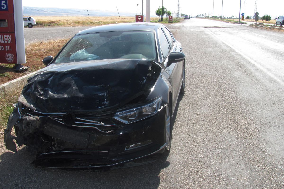 Gaziantep\'te otomobil ve hafif ticari araç çarpıştı: 10 yaralı