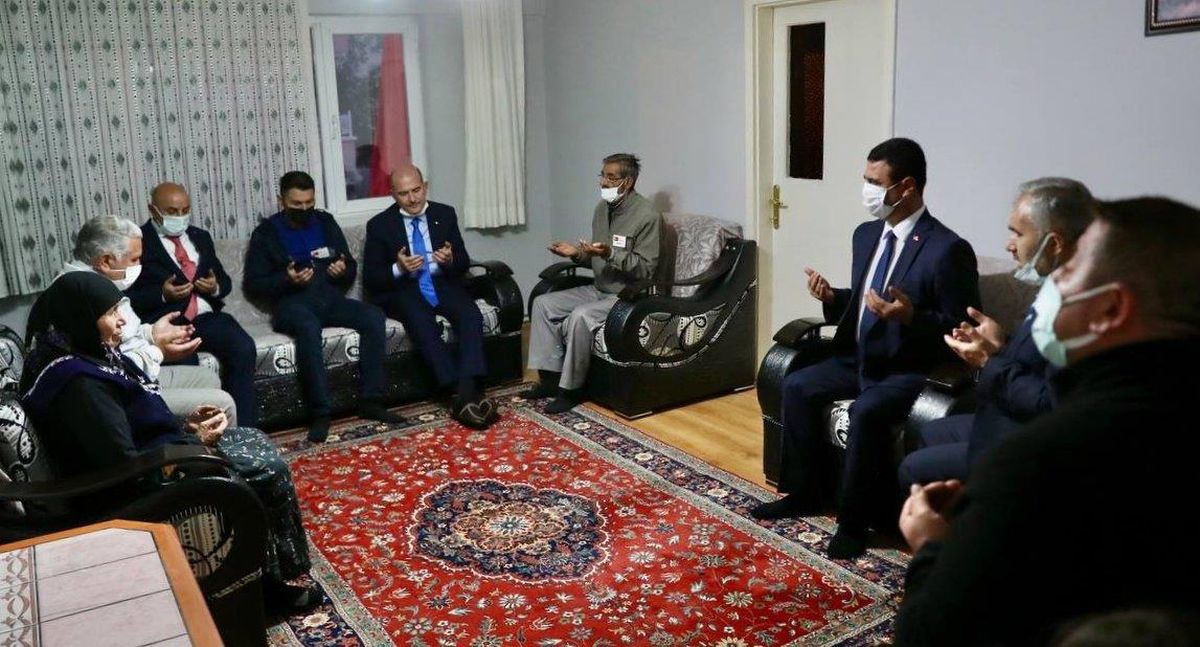 İçişleri Bakanı Soylu\'dan şehit jandarma Keleş\'in ailesine taziye ziyareti