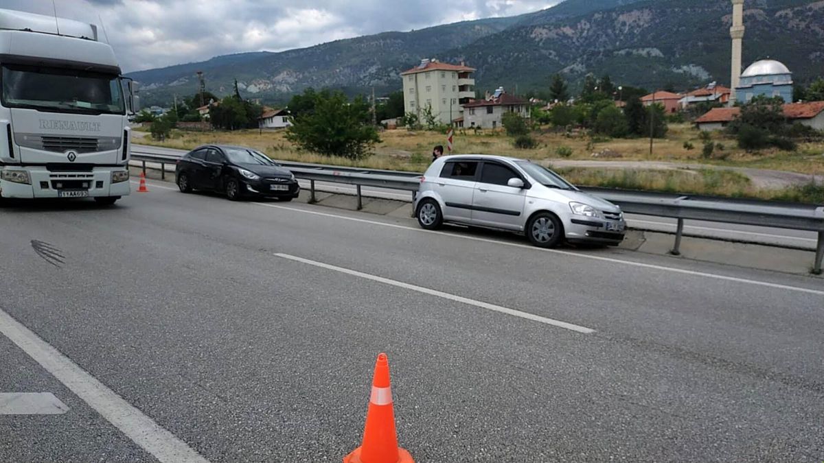 Kargı\'da zincirleme kaza: 5 Yaralı