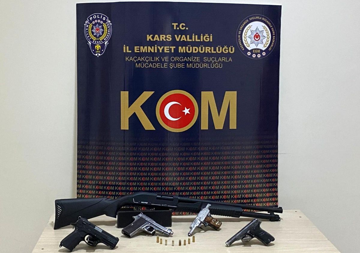 Son dakika haberi: Kars\'ta bir işyerinde silah ele geçirildi