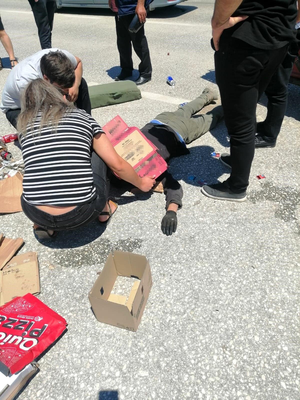Kavşak içinde dönmeye çalışırken otomobil çarptı
