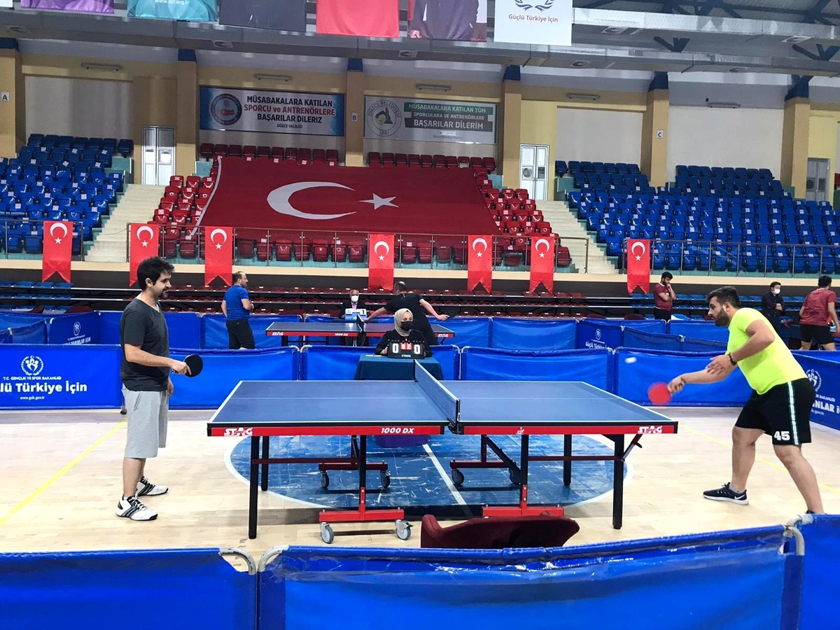 Kurumlar arası masa tenisi turnuvası başladı