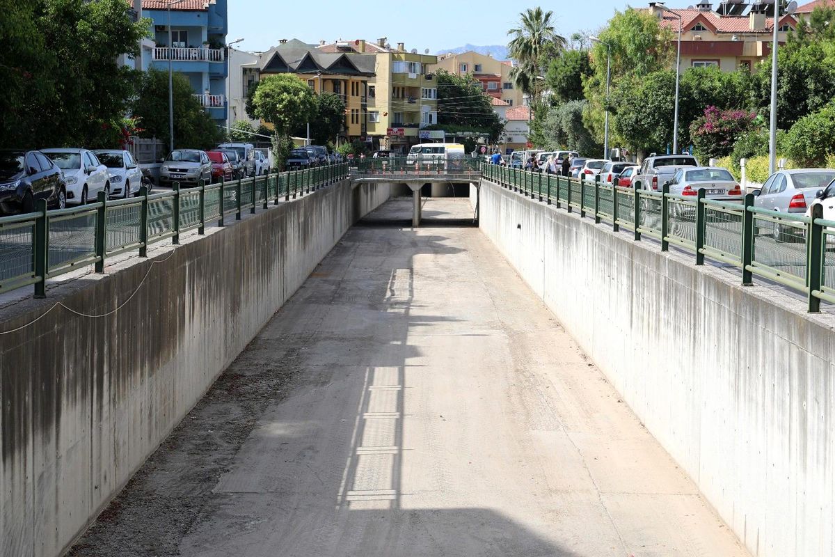 Marmaris\'te dere yatakları temizlendi