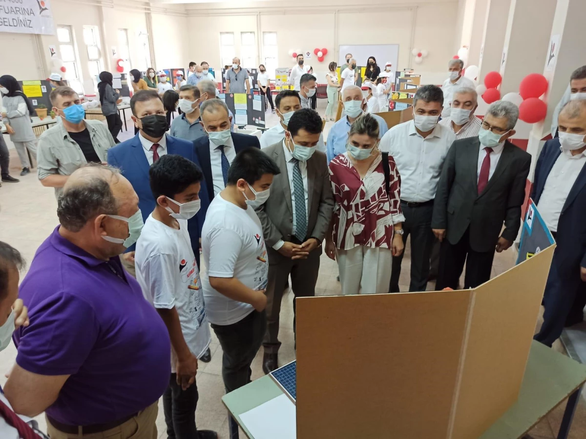 Osmaniye\'de köy okulunda TÜBİTAK desteğiyle bilim fuarı açıldı