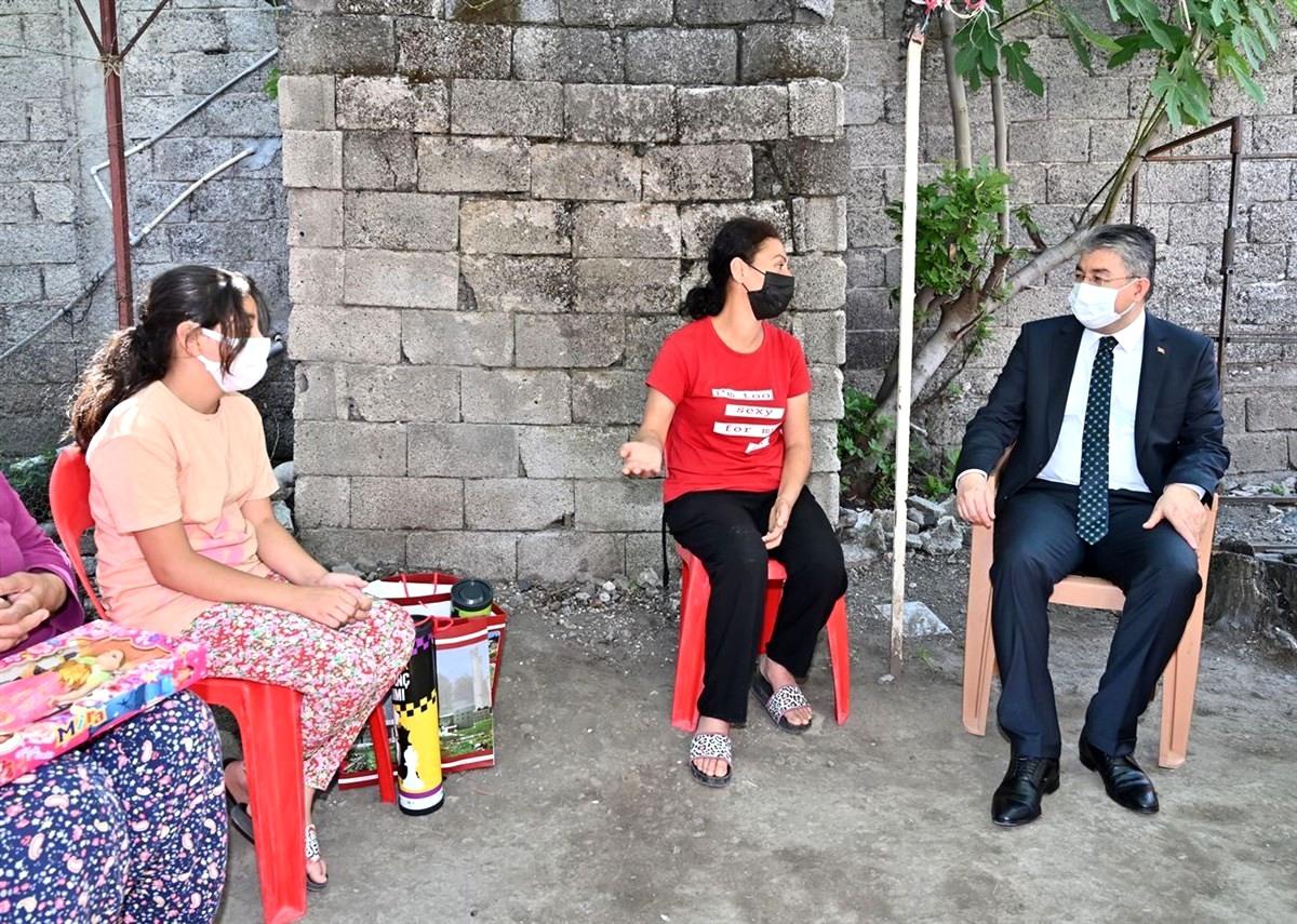 Osmaniye Valisi her hafta bir eve konuk oluyor
