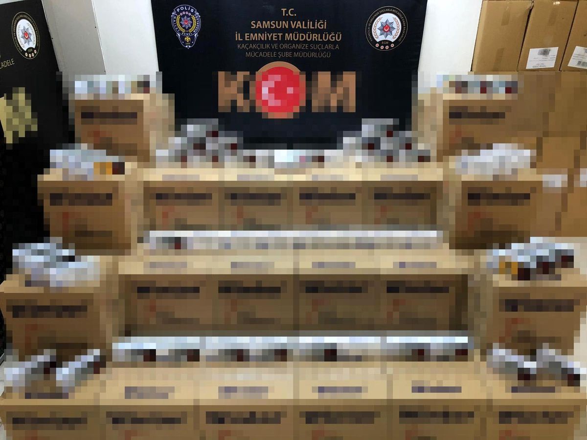 Samsun\'da 300 bin dal kaçak makaron ele geçirildi