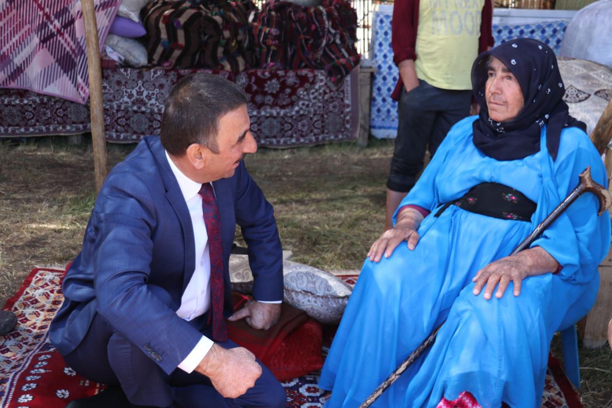 Siirt Valisi Hacıbektaşoğlu, Çemikare Yaylasını ziyaret etti, vatandaşlarla görüştü