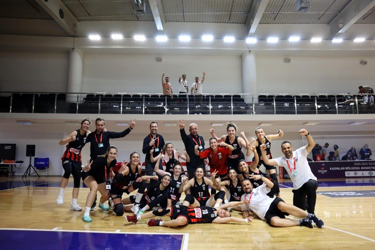 Turgutlu Belediye Kadın Basketbol 2\'de 2 yaptı