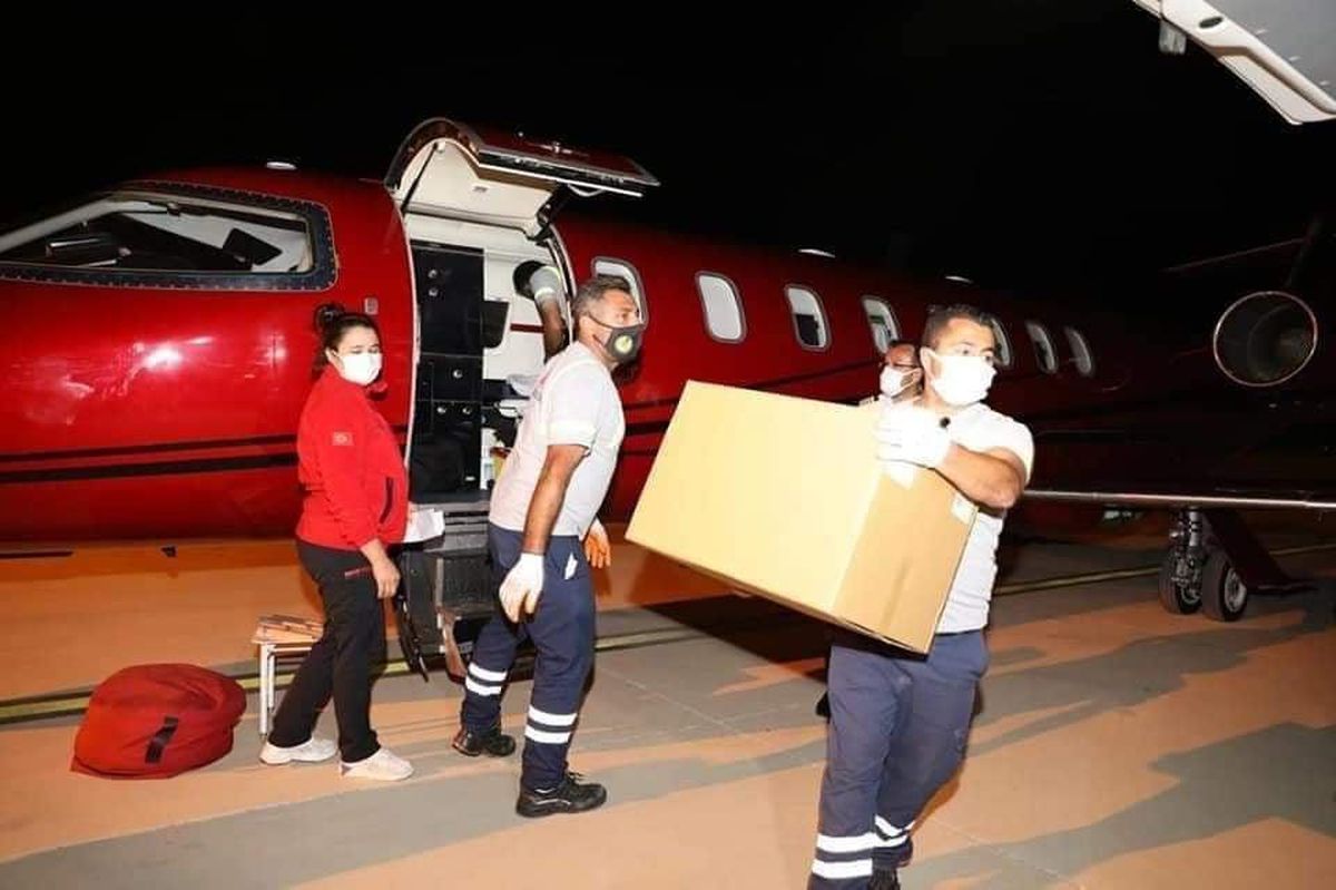 Türkiye\'nin gönderdiği 50 bin doz Sinovac aşısı KKTC\'ye geldi