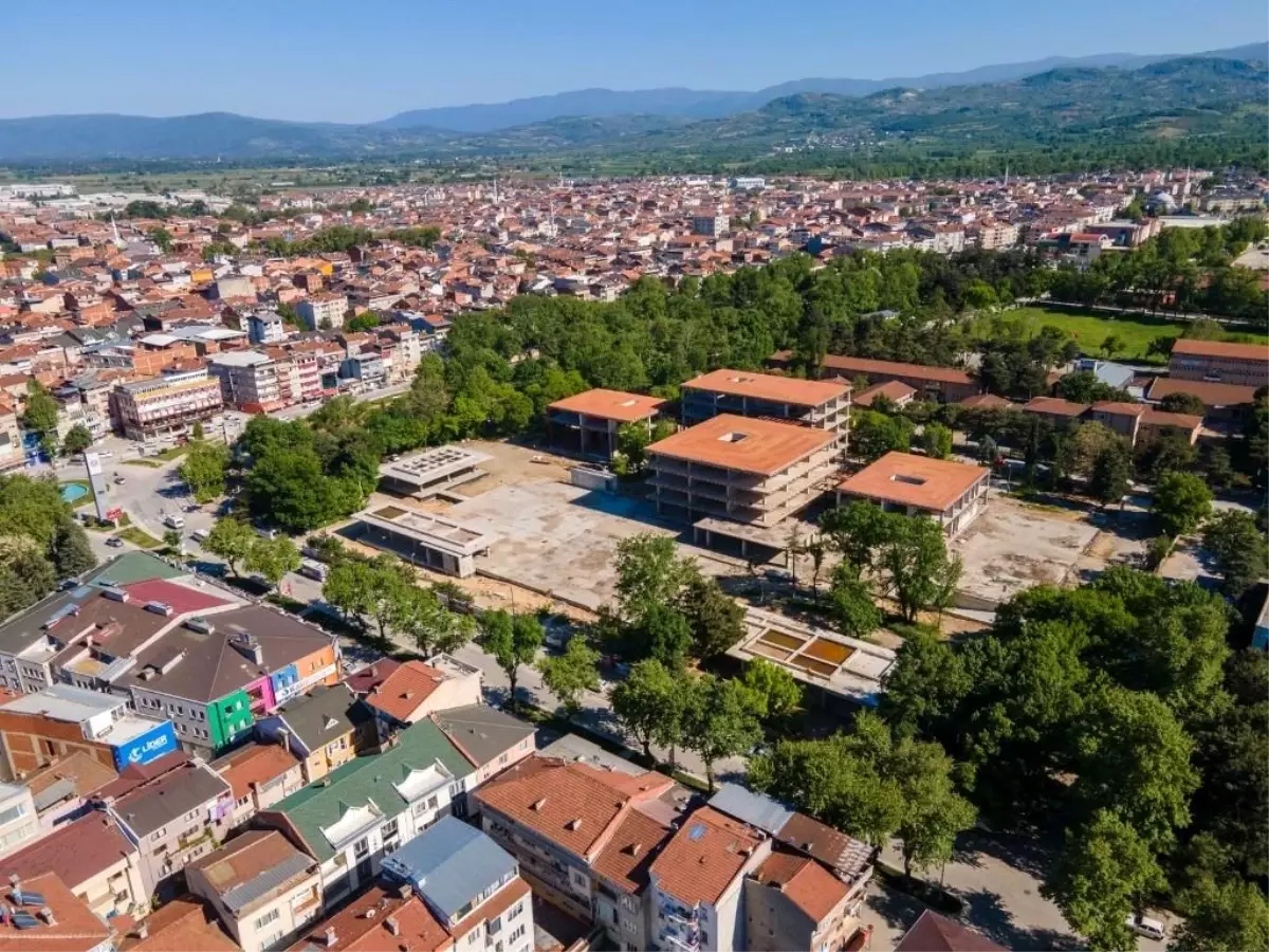 Vali Canbolat yeni belediye binası şantiyesini inceledi