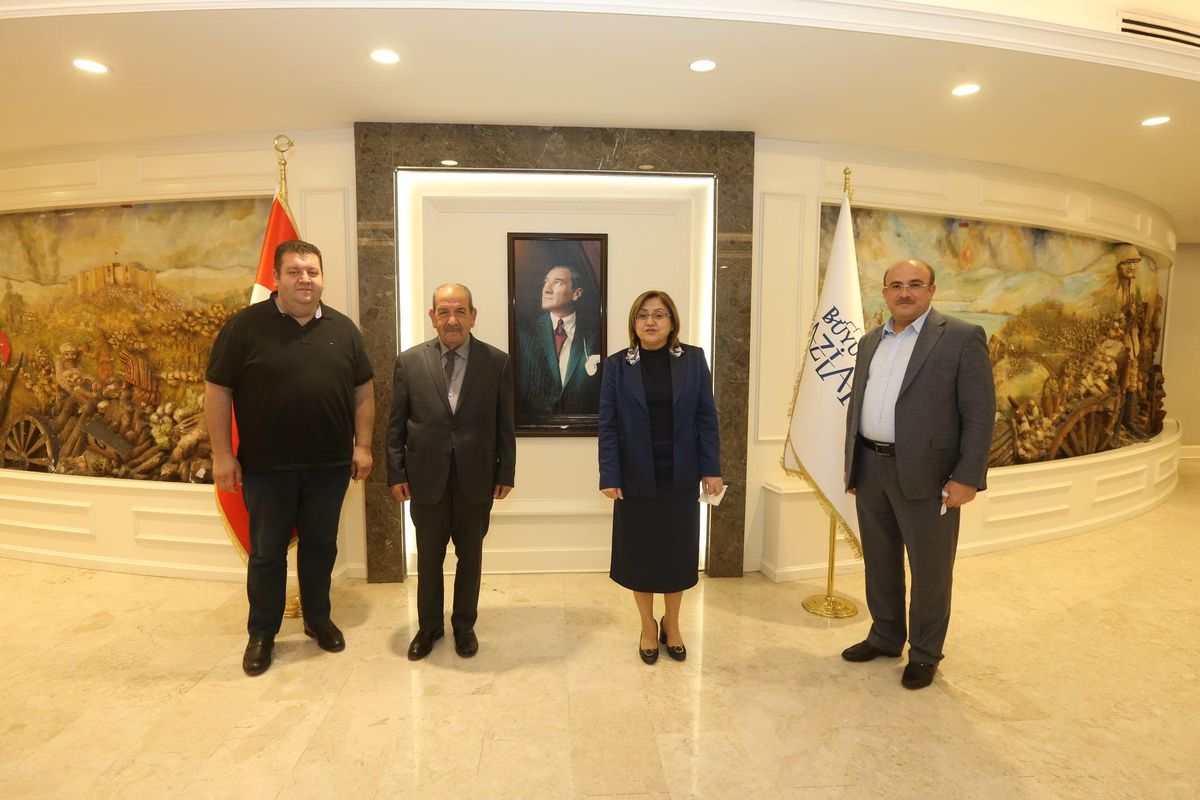 Yeşil Nizip Mezarlığı\'na hayırseverden cami desteği