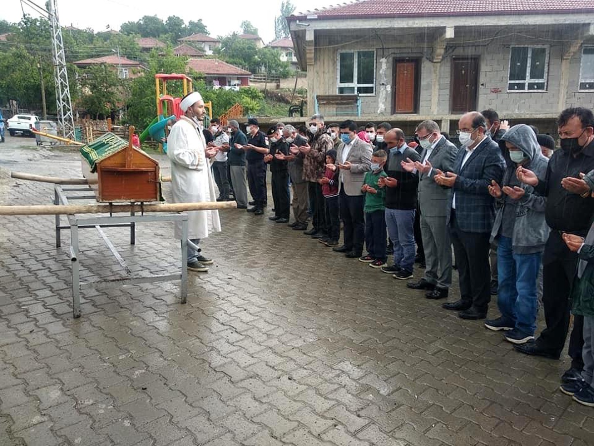 Son dakika haberi: Yozgat\'ta yıldırım isabet eden çocuk hayatını kaybetti
