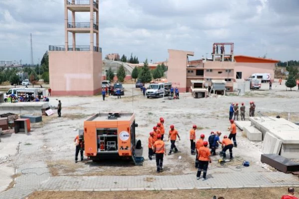 Adana'da 250 kişilik personelle deprem tatbikatı