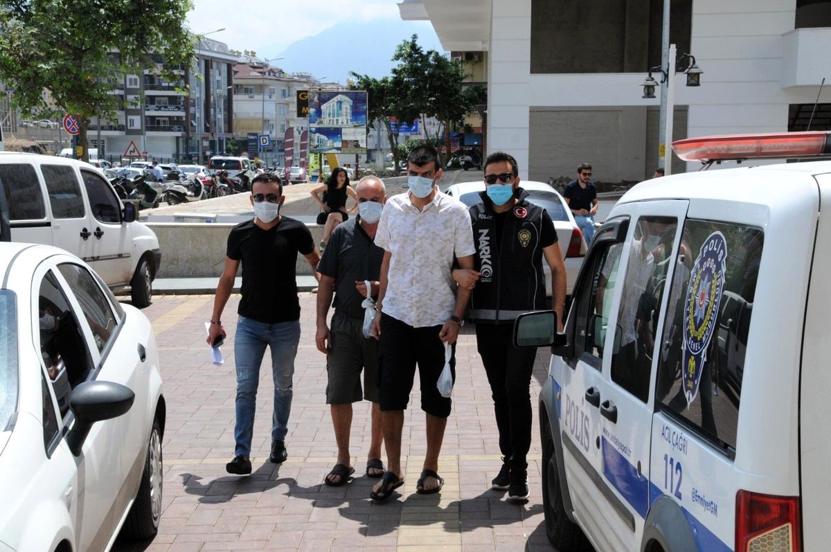 Alanya\'da uyuşturucu operasyonunda 2 tutuklama