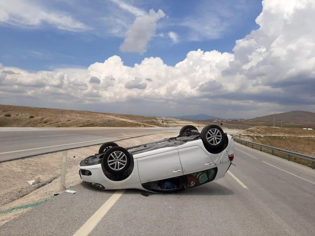 Altıntaş\'ta trafik kazası: 2 yaralı