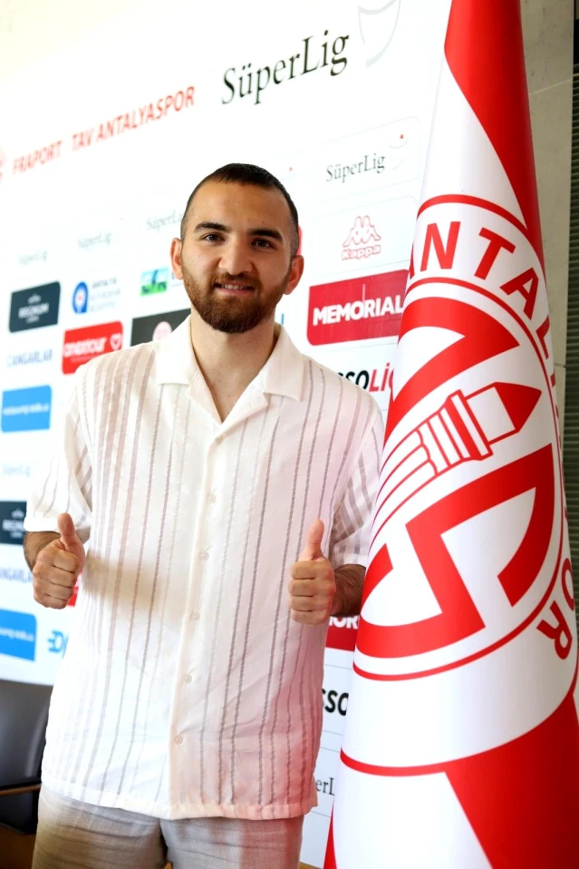 Antalyaspor, ümit milli futbolcu Erkan Eyibil'i transfer etti