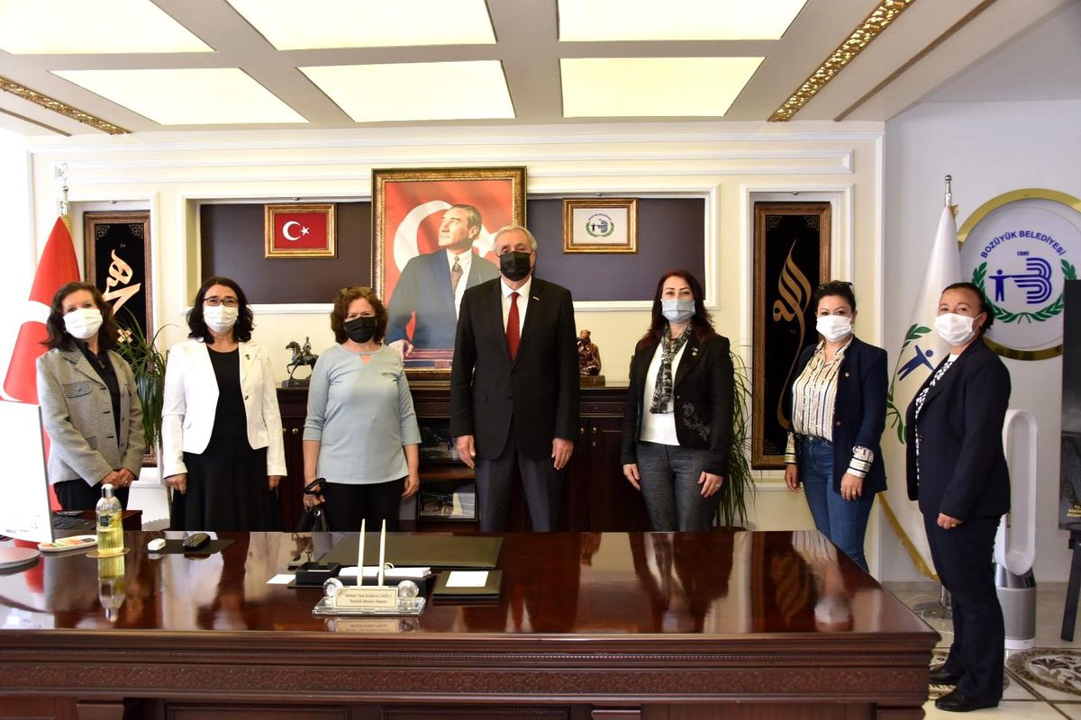Başkan Bakkalcıoğlu üreten kadınlarla bir araya geldi