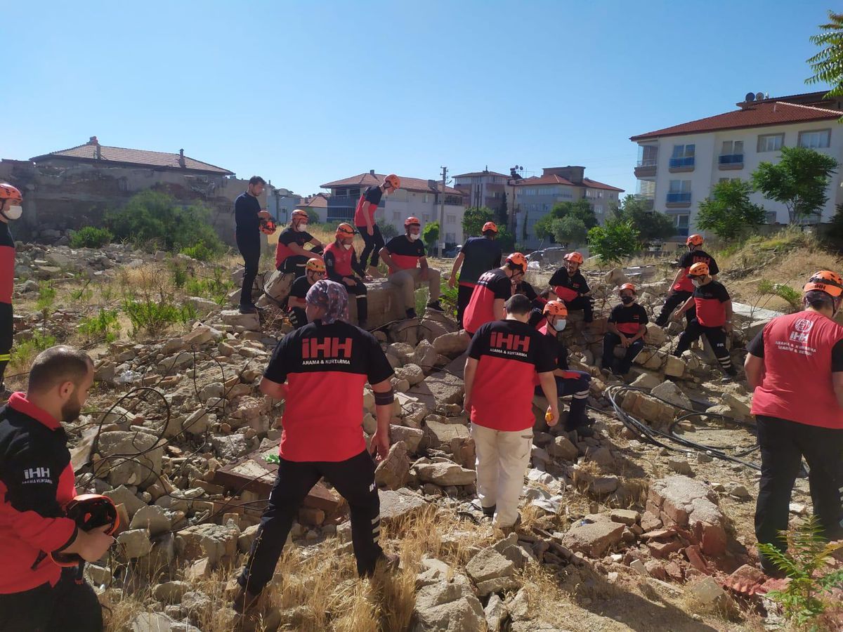 Denizli\'de İHH Arama Kurtarma ekiplerine eğitim verildi