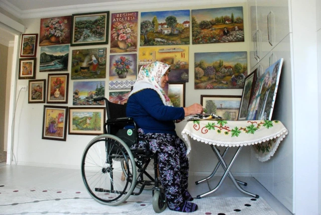 Engellere kafa tutan kadın: Şalvarlı ressam 