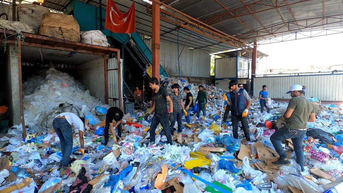 Geri dönüşümde 10 bin TL\'lik ihracat ürünleri bulundu