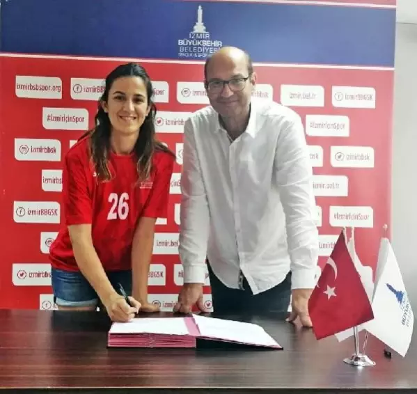 İzmir BŞB hentbolda iç transfer atağı