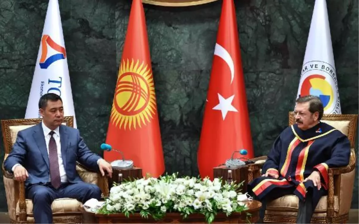 Kırgız Cumhuriyeti Cumhurbaşkanı Caparov\'a fahri doktora