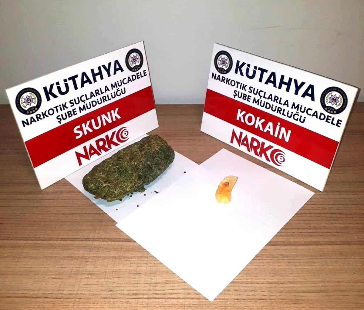 Kütahya\'da durdurulan araçta uyuşturucu ele geçirildi