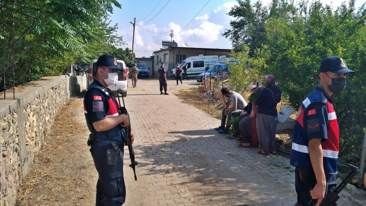 Osmaniye\'de kocası ve görümcesini tüfekle öldürdüğü iddiasıyla yakalanan kadın tutuklandı
