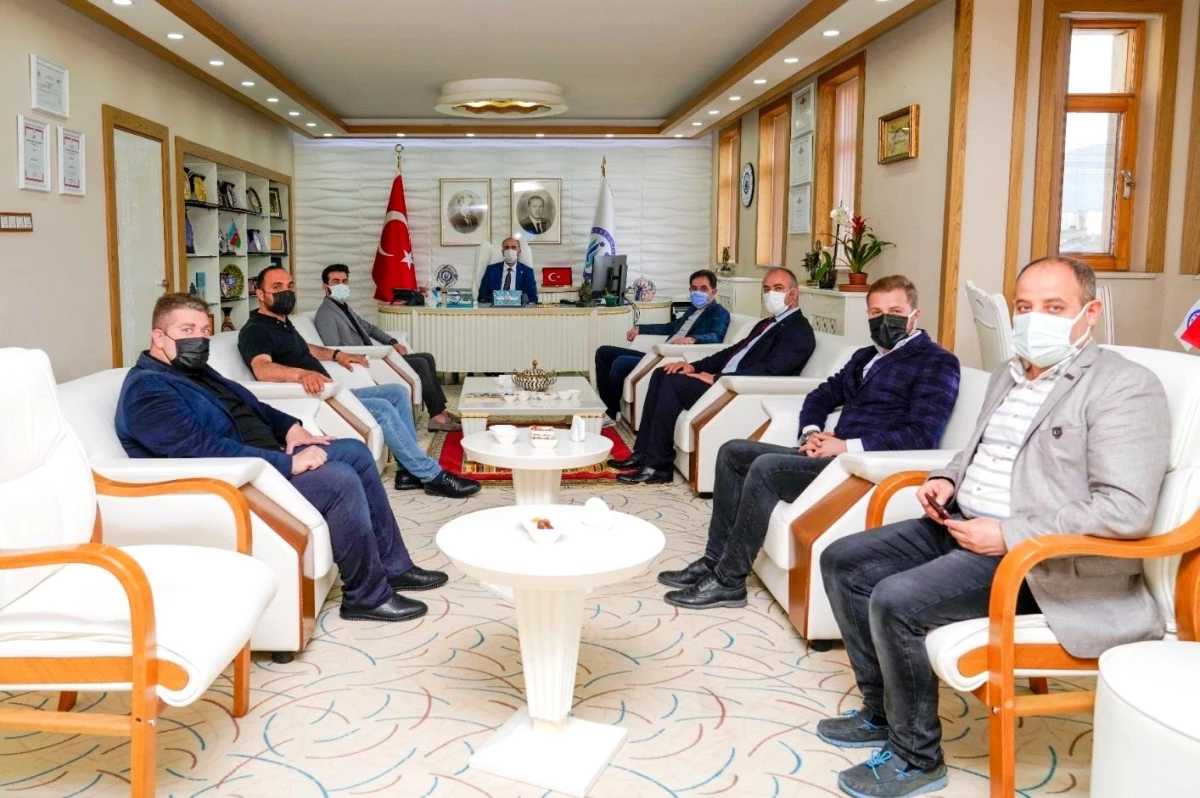 Rektör Türkmen\'e hayırlı olsun ziyaretleri devam ediyor
