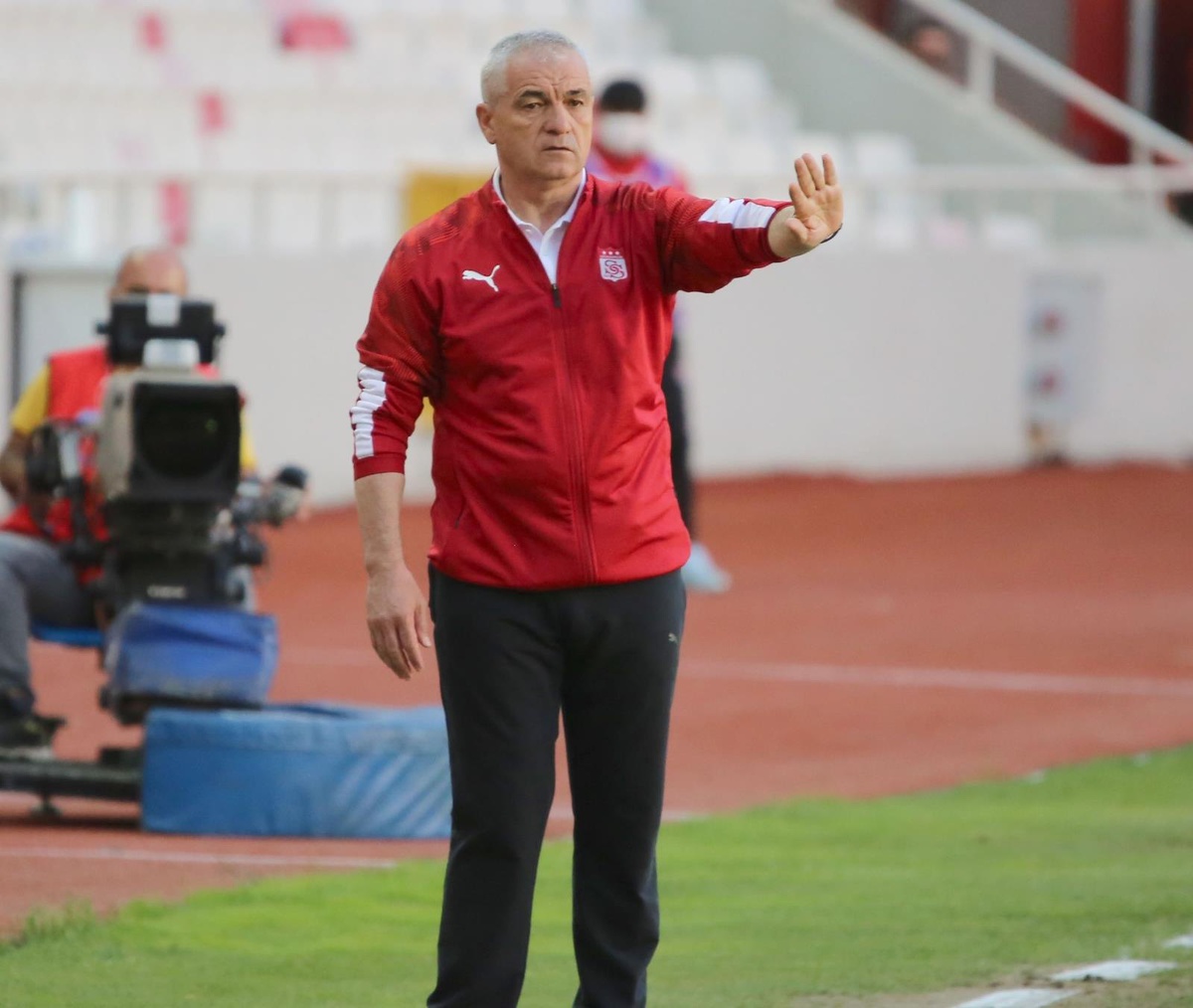 Rıza Çalımbay: "Tüm kalbimiz milli takımla atacak"