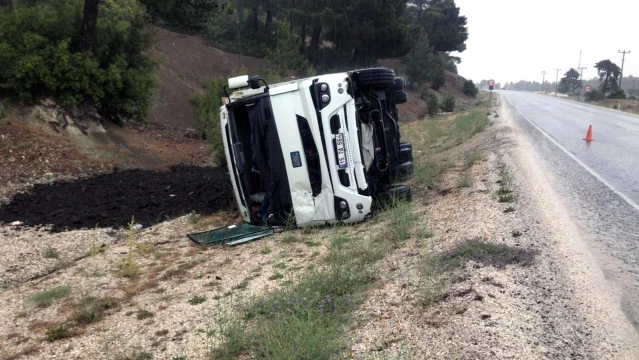 Seydikemer'de TIR ve kamyon kazası